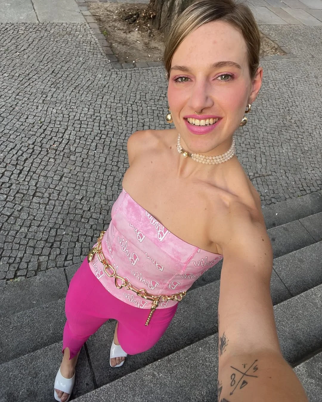 Zoe Barossi auf den Straßen Berlins